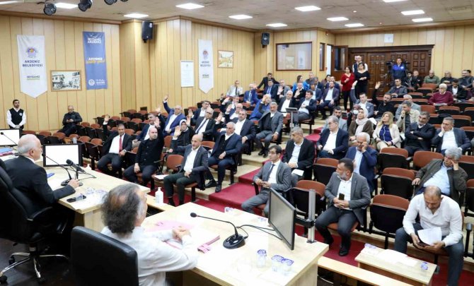 Gültak’tan Tepki: "Yatırımı Ve İstihdamı Bekletiyor Ve Geciktiriyorsunuz"