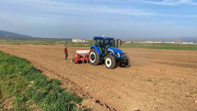 Antalya Büyükşehir Belediyesi Gaziantepli Üreticilerin Yanında
