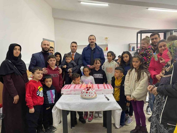 Depremzede Çocuklara Moral Günü