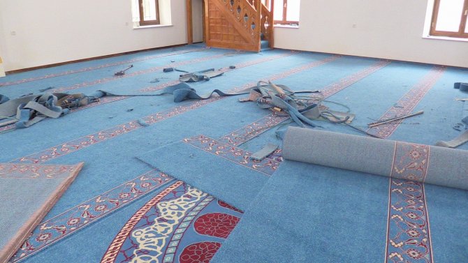 Tarihi Haydarçavuş Camiin Halıları Demirci’den