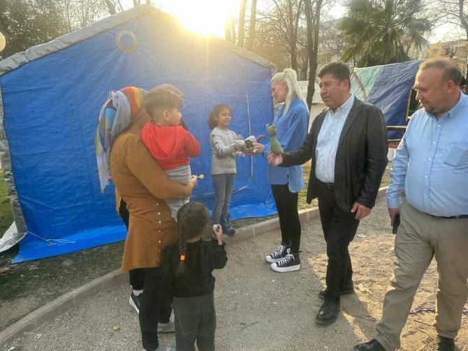 Başkan Subaşı, Çadır Kentlerde Depremzedelerle Buluştu