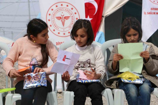 Öğrencilerden Depremzede Akranlarına Duygu Dolu Mektup Ve Hediye