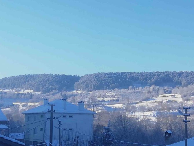 Bursa Keles’te Kar Yağışı Çiftçiyi Sevindirdi