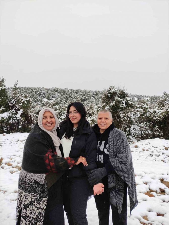 Depremde Hayatını Kaybeden İki Dünür Ve Kayıp Genç Kızın Son Görüntüleri