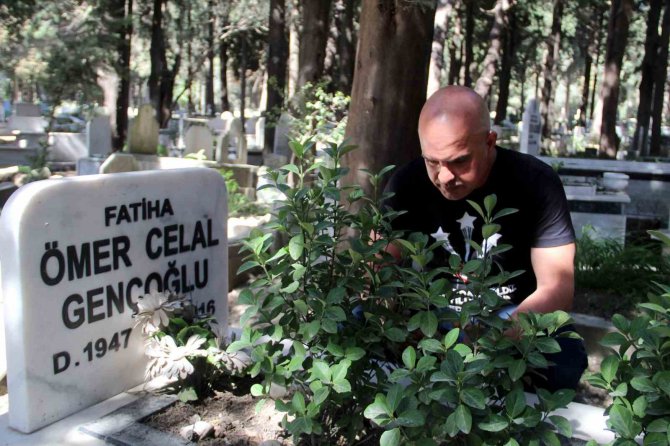 Depremin Vurduğu Hatay’da Mezarlıklarda Zarar Gördü