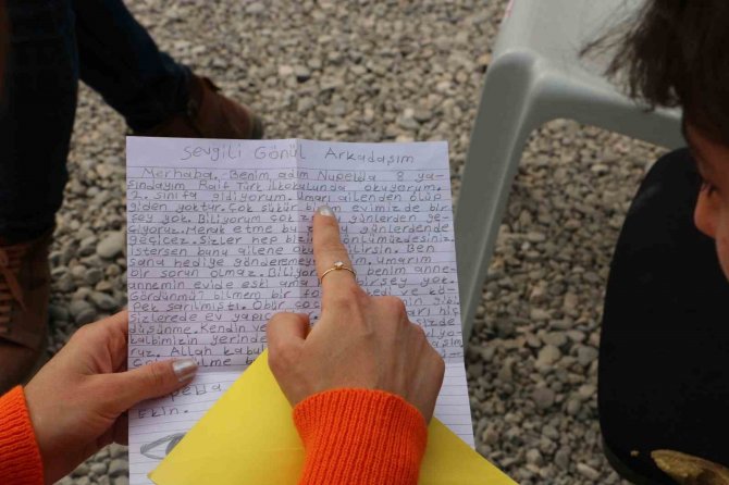 Öğrencilerden Depremzede Akranlarına Duygu Dolu Mektup Ve Hediye
