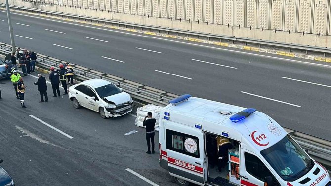 Yola Düşen Çuval Zincirleme Kazaya Sebep Oldu: 1 Yaralı
