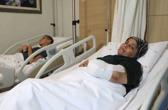 Eşi Ve 1 Evladını Depremde Kaybetti, Kendisinin De Sol Kolu Kesildi
