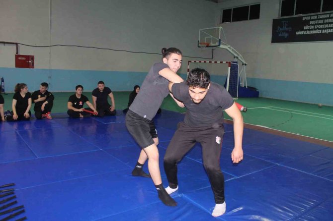 Federasyon Başkanı Aktürk’ten Yakın Savunma Kursu