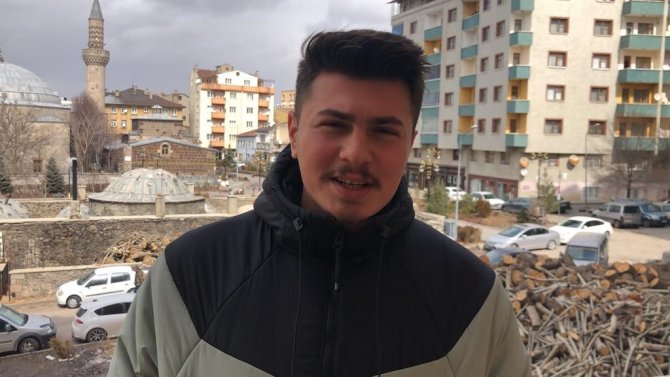 Erzurum’da Rüzgar Ve Fırtına Etkili Oluyor