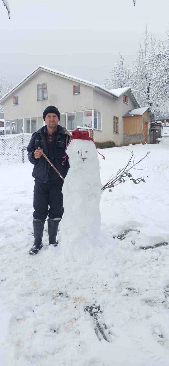 Sakarya’da Yüksek Kesimlerde Kar Yağışı Etkili Oluyor