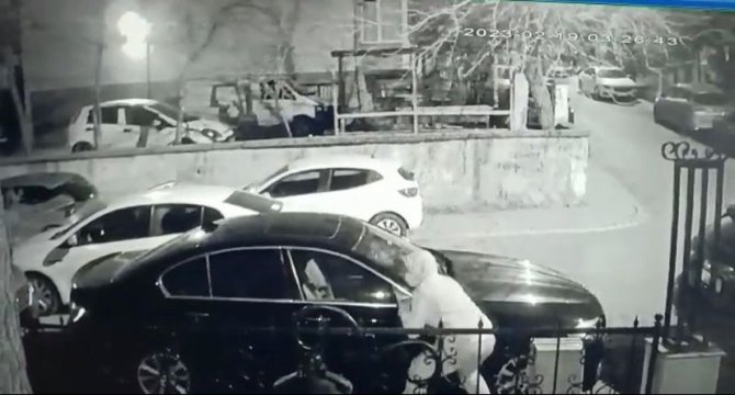 Otomobillere Dadanan Dikiz Aynası Hırsızları Kamerada