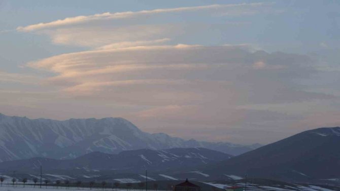 Yüksekova Semalarında Mercek Bulutu Oluştu