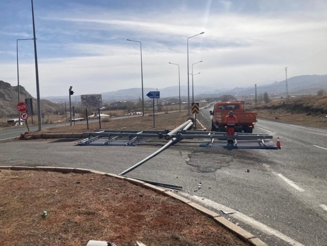 Tuzluca’da Rüzgar Etkili Oluyor