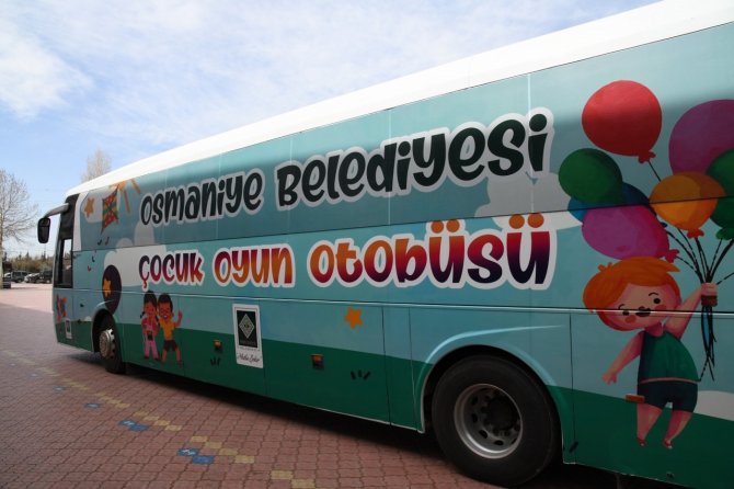 Çocuk Oyun Otobüsü Depremzedelerin Motivasyon Kaynağı Oldu