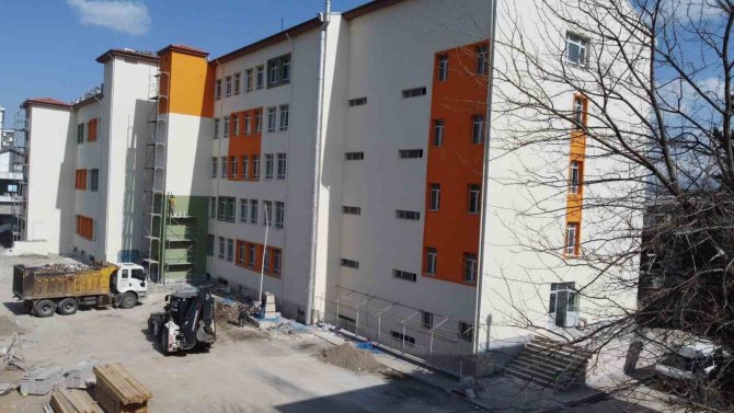 Isparta’daki 6 Okulda Depreme Karşı Güçlendirme Çalışması Yapılıyor