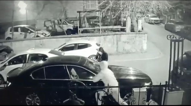 Otomobillere Dadanan Dikiz Aynası Hırsızları Kamerada