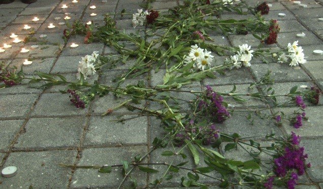 İ̇zmirli Depremzedeler Asrın Felaketinde Hayatını Kaybedenleri Unutmadı