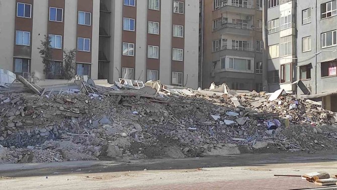 Şanlıurfa’da Çöken Binada Arama Kurtarma Çalışmaları Tamamlandı