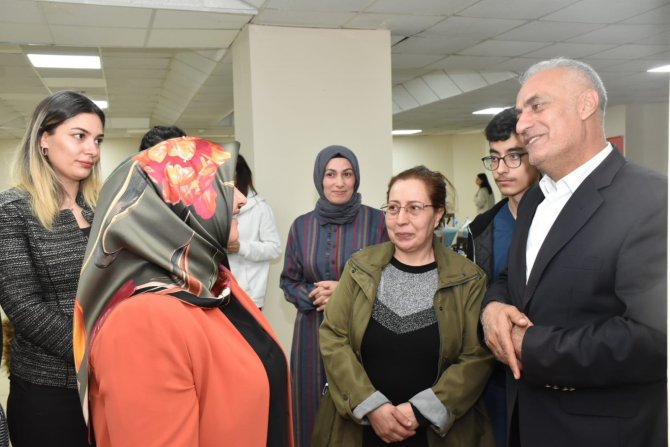 Batman Emniyeti Depremzedeleri Yemekte Ağırladı