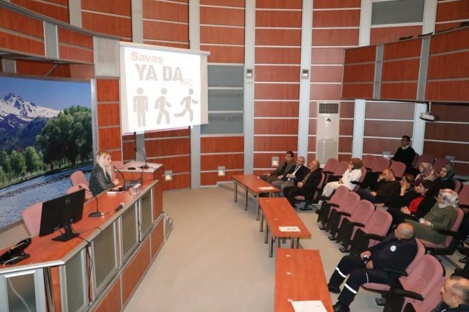 Büyükşehir’den "Deprem Psikolojisi Ve Kaygı" Konulu Eğitim Semineri