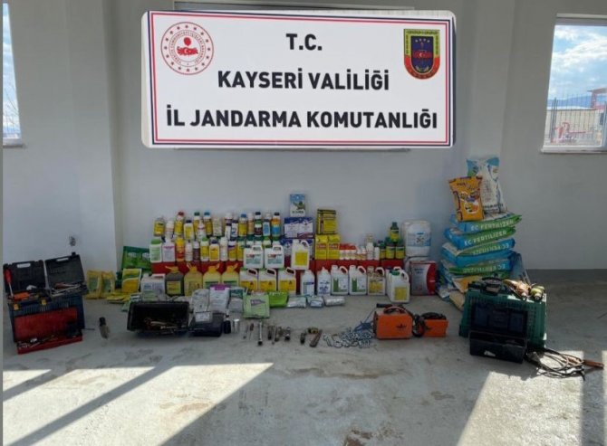 Jandarma 14 Faili Meçhul Hırsızlık Olayını Aydınlattı