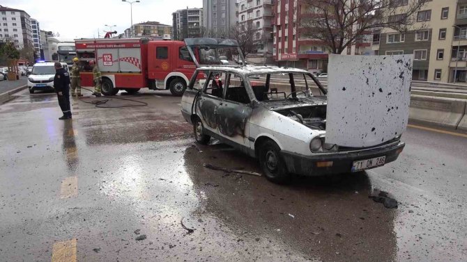 Lpg’li Otomobil Alev Topuna Döndü: 1 Yaralı