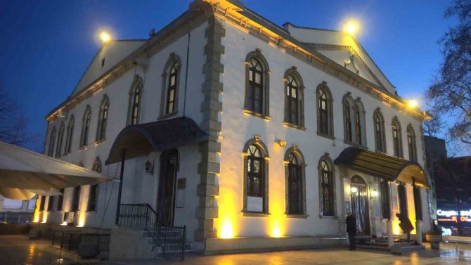 Berat Kandili Dualar İle İhya Edildi