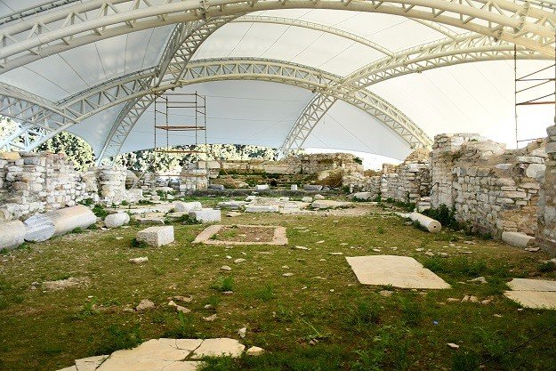 Kuşadası Belediyesi Kentin Tarihi Değerlerine Sahip Çıkıyor