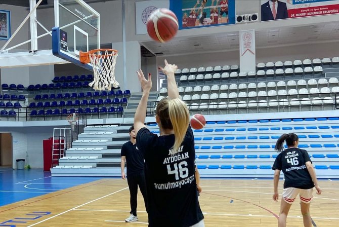 Milli Basketbolcu Nilay Aydoğan, Turgutlu’daki Maçta Anıldı