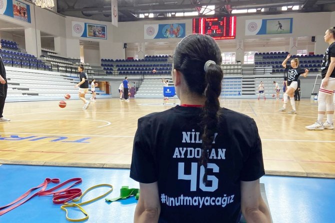 Milli Basketbolcu Nilay Aydoğan, Turgutlu’daki Maçta Anıldı