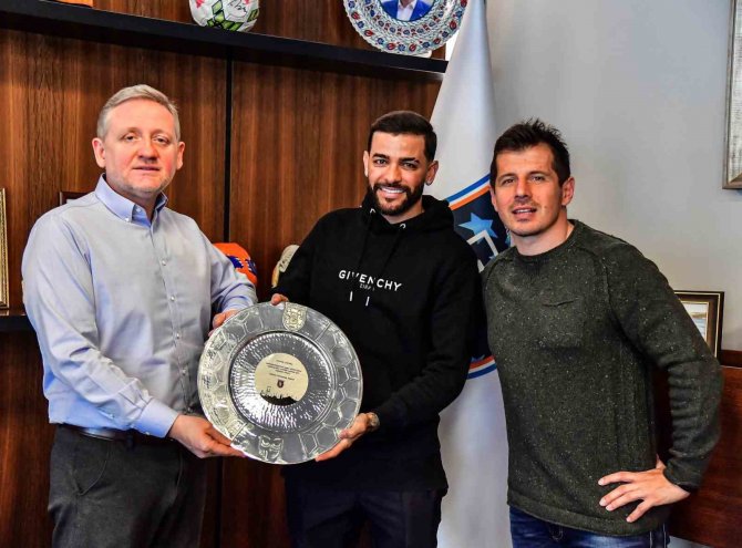 Başakşehir’den, Caiçara’ya Plaket