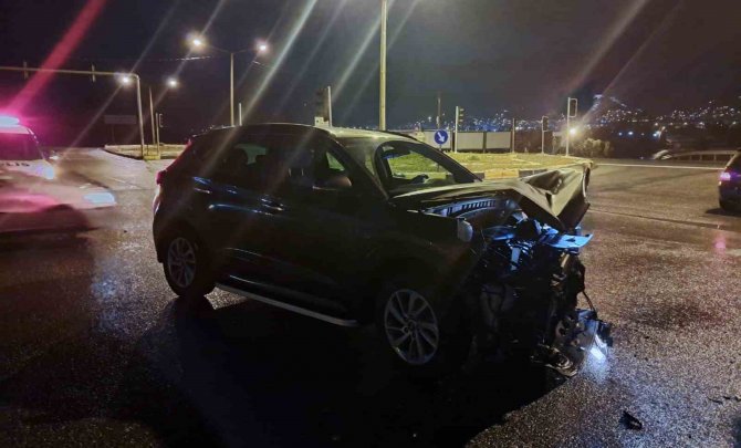 Menteşe Otogar Kavşağında Kaza: 1 Yaralı