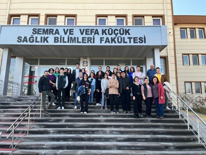 Liseli Gençler Nevü’de