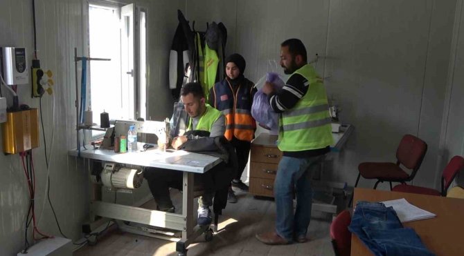 Osmaniye’de Depremzedelere Ücretsiz Terzilik Hizmeti