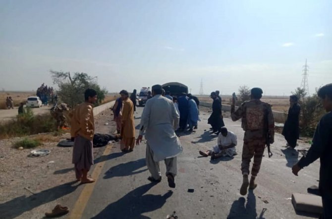 Pakistan’da Polis Aracına Bombalı Saldırı: 9 Ölü, 9 Yaralı