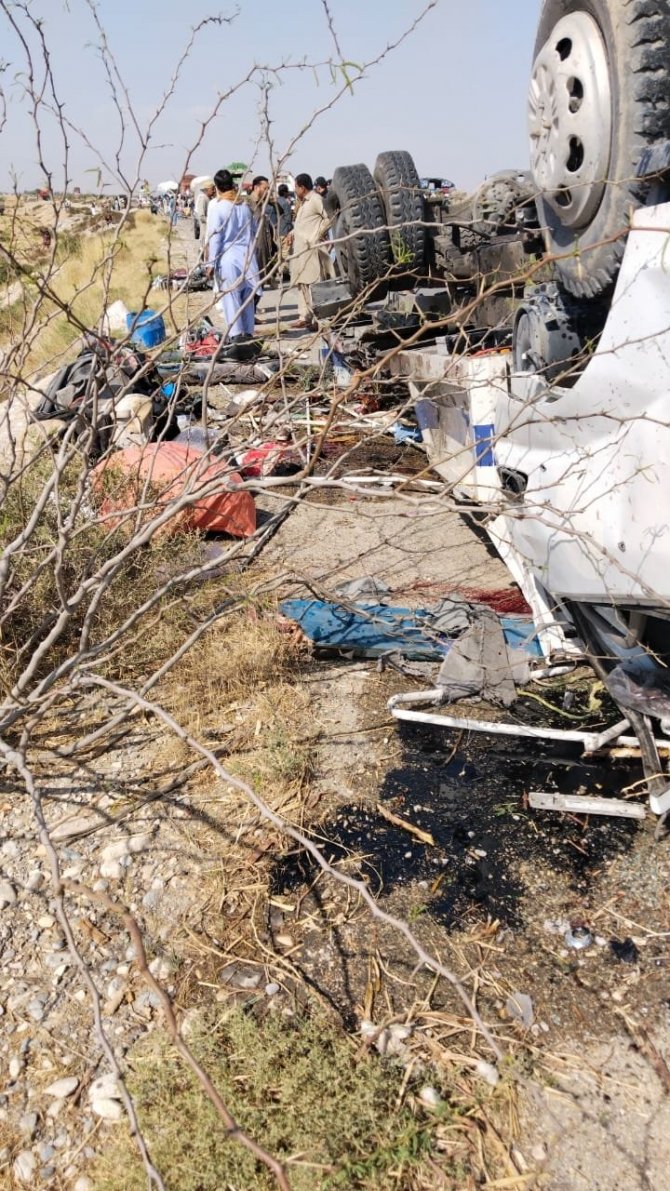 Pakistan’da Polis Aracına Bombalı Saldırı: 9 Ölü, 9 Yaralı
