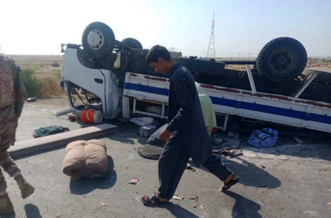 Pakistan’da Polis Aracına Bombalı Saldırı: 9 Ölü, 9 Yaralı