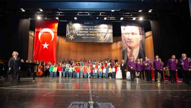 Piyanonun Yıldızları Depremzedeler İçin Parladı