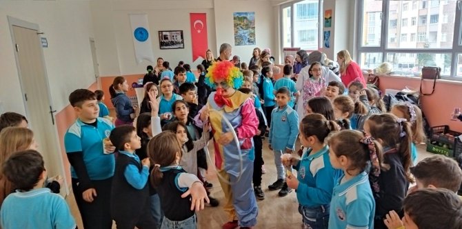 Samsun’daki Okuldan Depremzedeler İçin Hayır Etkinliği