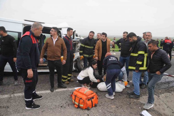 Şırnak’ta Üç Araç Çarpıştı: 8 Yaralı