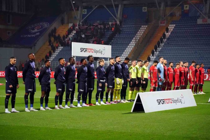 Spor Toto Süper Lig: Kasımpaşa: 0 - Antalyaspor: 0 (Maç Devam Ediyor)