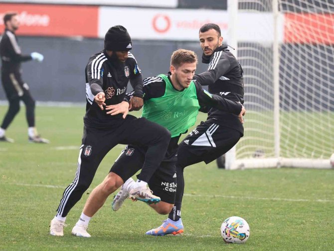 Beşiktaş’ta Başakşehir Mesaisi Başladı