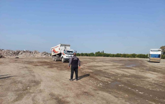 Tekirdağ Çevre, Şehircilik Ve İ̇klim Değişikliği Müdürlüğü Personeli Hasar Tespit Çalışmalarını Sürdürüyor
