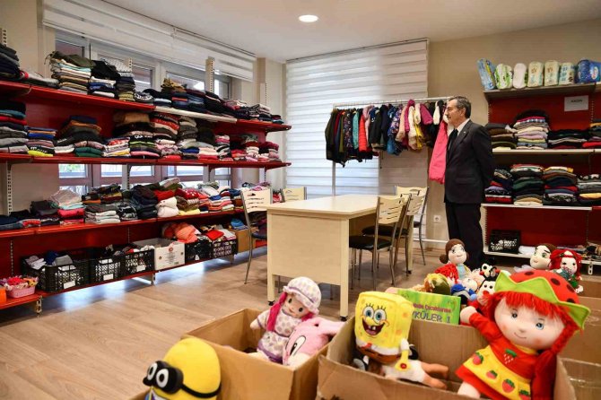 İ̇htiyaç Malzemeleri Toplanmaya Devam Ediyor
