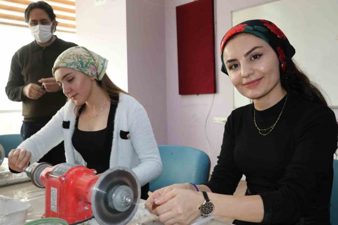 Van’da Yüzyıllardır Unutulan Ata Mesleği Tekrar Gün Yüzüne Çıkarılıyor