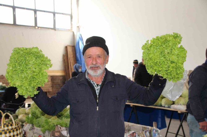 Yakacık Köyü Muhtarı Yıldırım: "Üretici Değil Aracı Para Kazanıyor"