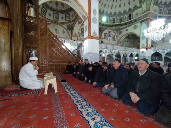 Van’da Berat Kandili Dualarla İdrak Edildi