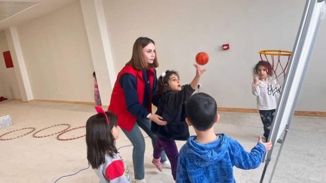 Depremzede Çocuklar İçin Etkinlikler Devam Ediyor