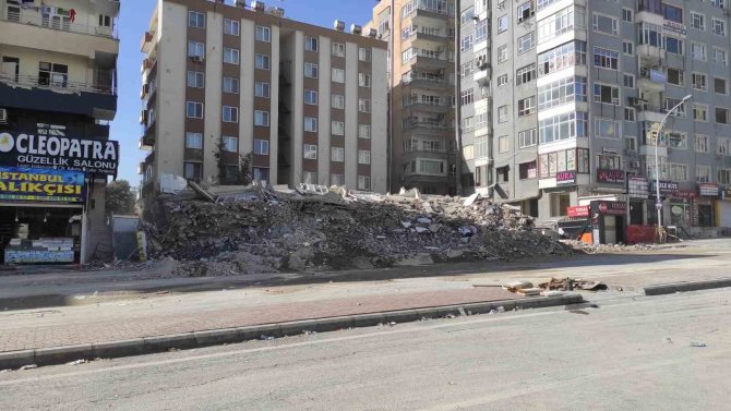Şanlıurfa’da Çöken Binada Arama Kurtarma Çalışmaları Tamamlandı